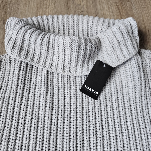 NWT Torrid Light Gray Drop Shoulder Turtleneck Sweater - Picture 5 of 9